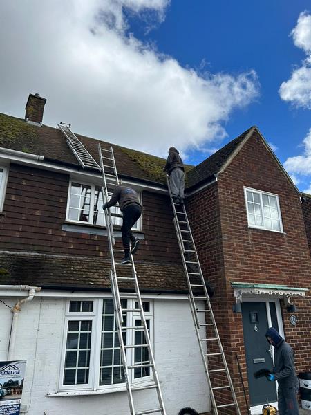 beginning of cleaning the rustic and dirty roof in maidstone