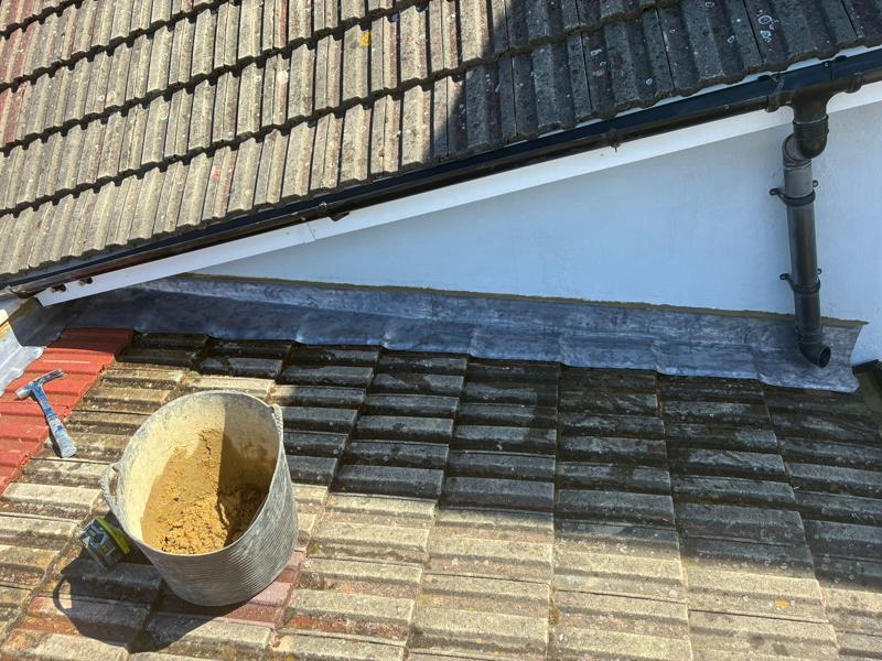 lead-flashing-ridge-tile-rebedding-faversham-2