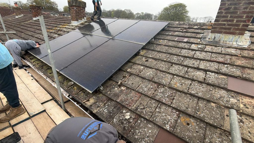 new-roof-replacement-with-solar-panels-medway-1